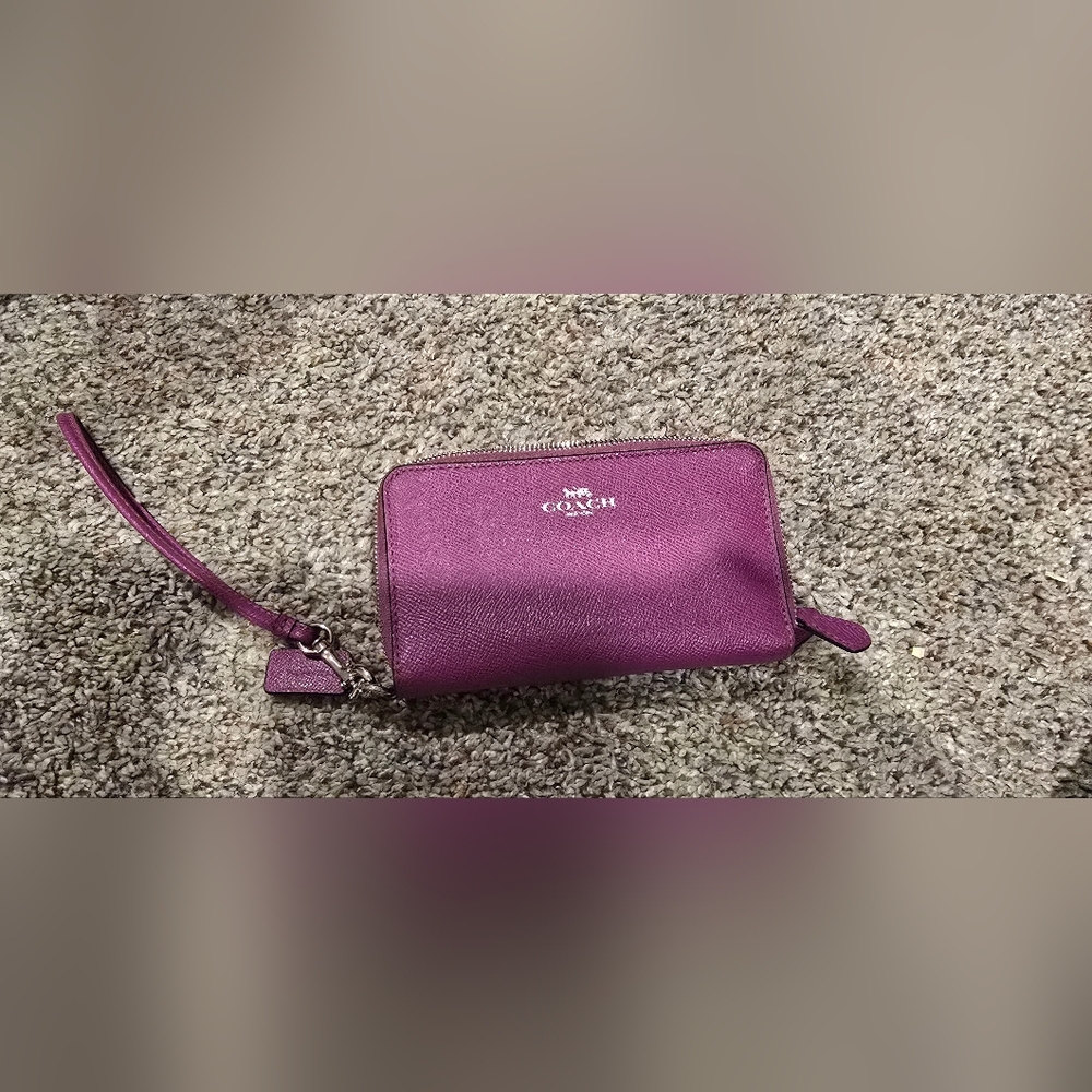 Authentic Coach Wallet - Picture 5 of 6